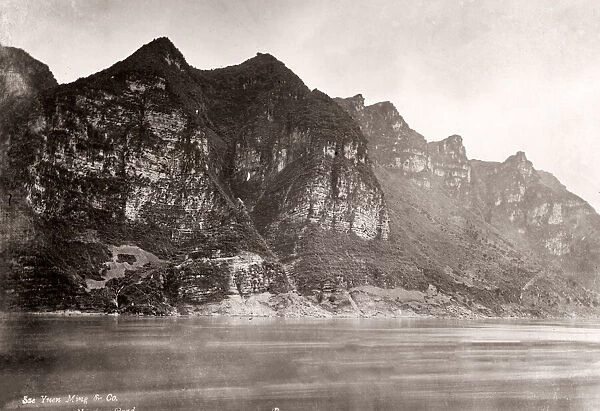 Vintage 19th century photograph China Yangtze river