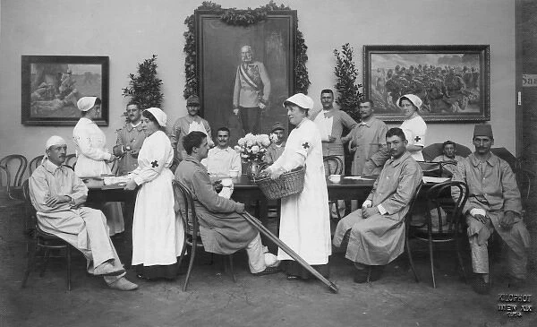 Wounded Austrian soldiers and their nurses, WW1