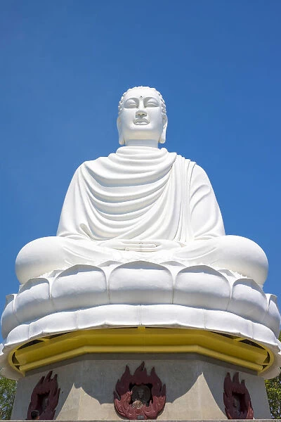 Giant Buddha at Long Sơn Pagoda (Chua Long Sơn) Buddhist temple, Nha Trang, Khanh Hoa Province, Vietnam