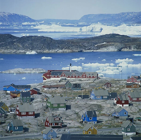 10005232. GREENLAND Denmark Jakobshaven View over Ilulissat town with the sea