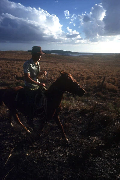 10022336. CUBA Sancti Spiritus Trinidad Man on horseback