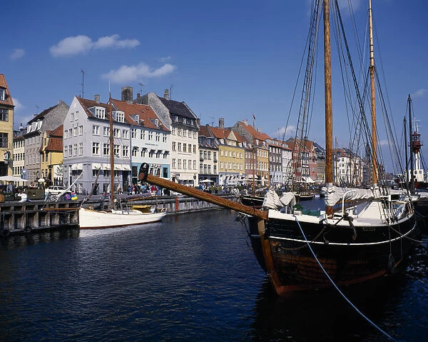 10024722. DENMARK Zealand Copenhagen Nyhavn harbour
