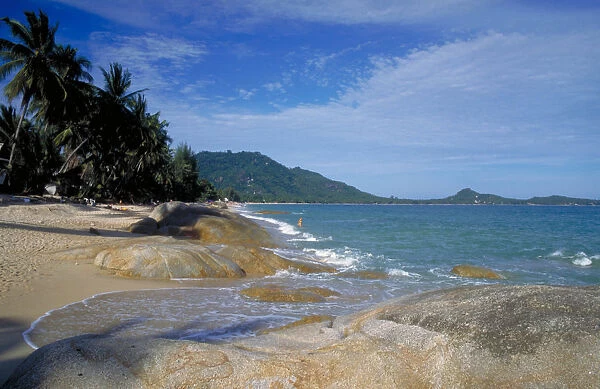 10089359. THAILAND Surat Thani Koh Samui Lamai beach with rocks exposed at low tide