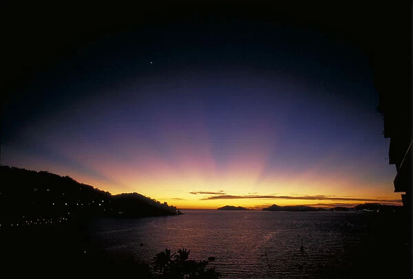 20008903. MEXICO Guerrero Acapulco Sunset over the bay