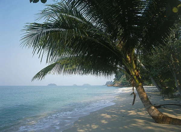 20021071. THAILAND Trat Province Koh Chang Lonley Beach Aow Bai Lan