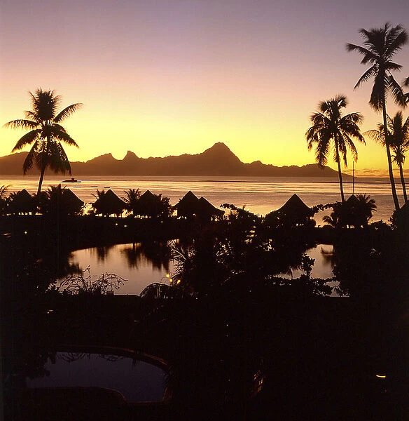 20025286. PACIFIC ISLANDS Tahiti Sunset