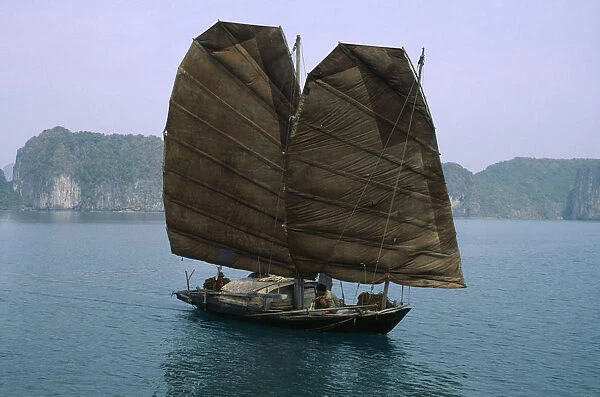 20043839. VIETNAM North Ha Long Bay Sailing Junk