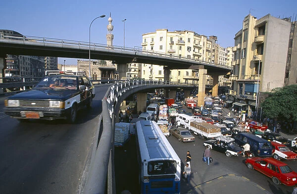 20044106. EGYPT Cairo City view of busy roads and congested traffic