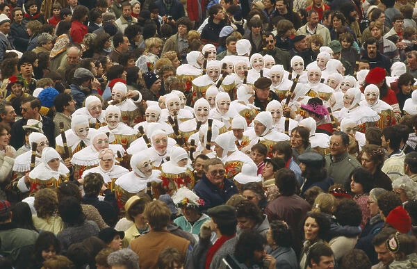 20044889. BELGIUM Binche The Gilles in costume amongst the carnival crowds