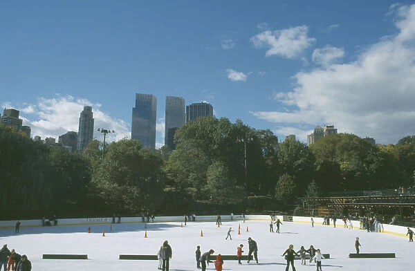 20055602. USA New York Manhattan Wollman ice rink in Central Park