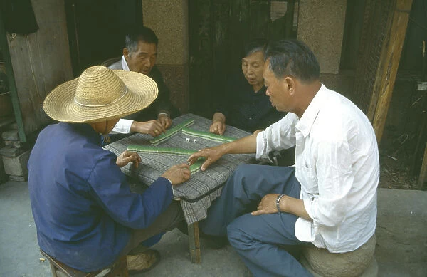 20060958. CHINA Yunnan Province Kunming Playing game of majong