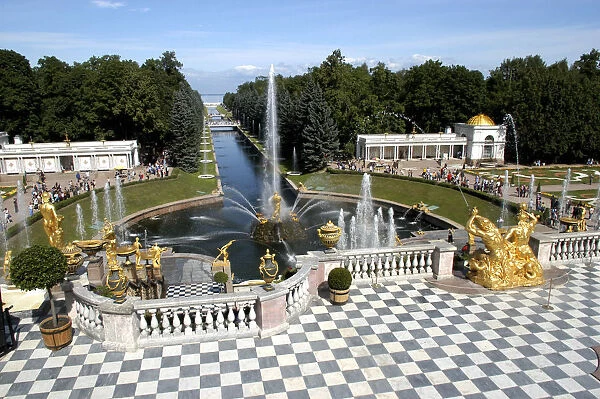 20064791. RUSSIA Near St Petersburg Peterhof Palace gardens