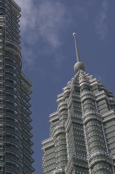 20065000. MALAYSIA Kuala Lumpur Section of the Petronis Towers