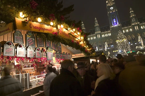 20068497. AUSTRIA Vienna A gluhwein and punsch stall at The Rathaus Christmas Market