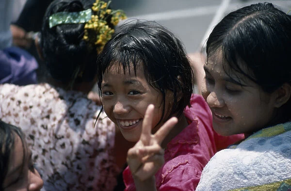 20075904. MYANMAR Mandalay Young girl smiling