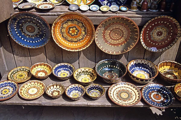 20083930. BULGARIA Veilko Tarnovo Traditional Bulgarian pottery on display outside gift