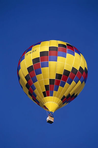20084040. ENGLAND Bristol Multi-coloured hot air balloon