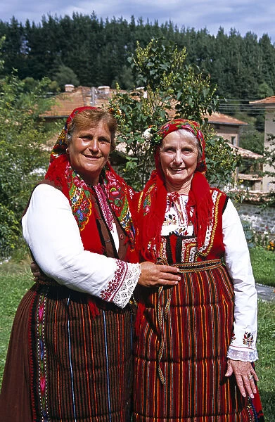 20084110. BULGARIA Dobarsko Member of Dobarski Babi Folk Group