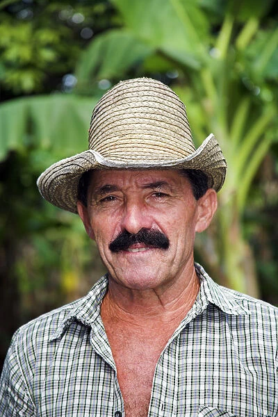 20085701. CUBA Holguin Province Boca Sama Farmer near Guardalavaca