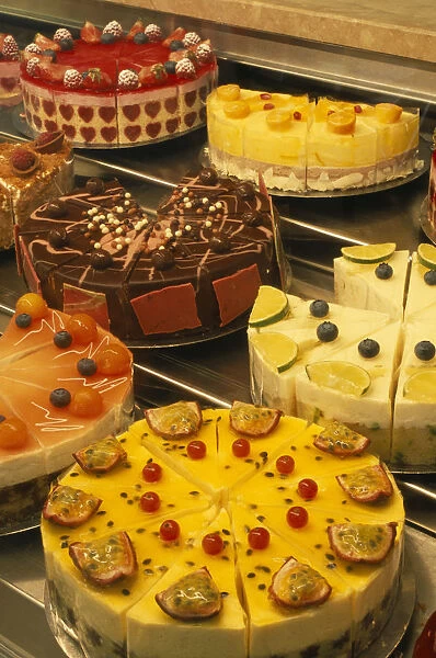 20087555. AUSTRIA Salzburg Cake display at Fingerlos Cafe