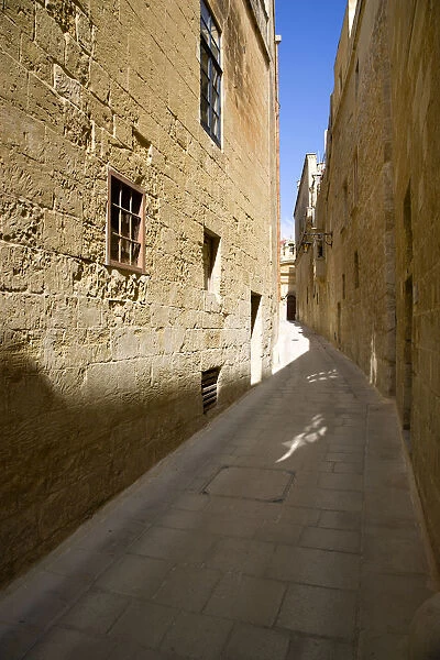20090351. MALTA Mdina The Silent City. Narrow street in the Medieval city