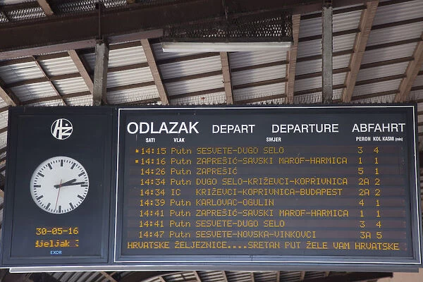 Croatia, Zagreb, Old town, Departure sign in Glavni kolodvor main railway station