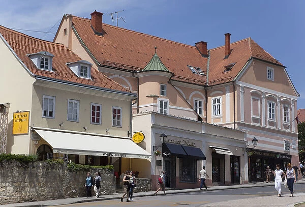 Croatia, Zagreb, Old town, Shops and restaurants near the cathedral