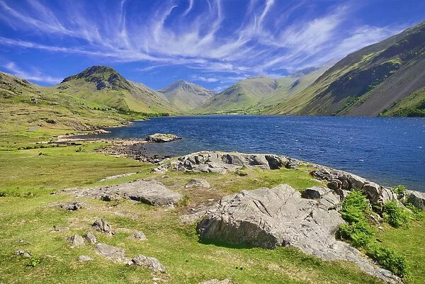 England, Cumbria, English Lake District, Wastwater with Great Gable and Scafell Pike mountains in the background