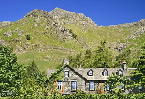 England, Cumbria, English Lake District, Langdale Pikes from Langdale Valley