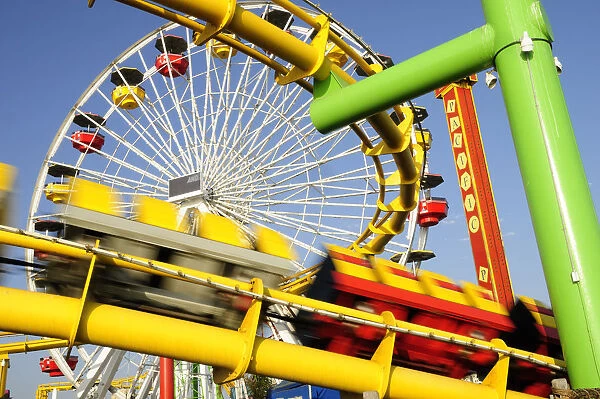 Ferris wheel & fair rides Santa Monica Pier