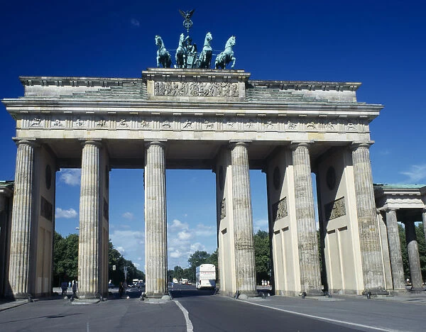 Germany, Berlin, Brandenburg Gate from the East side