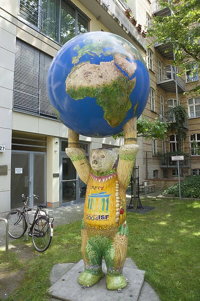 Germany, Berlin, Mitte, Life size fibreglass Buddy bear sculpture