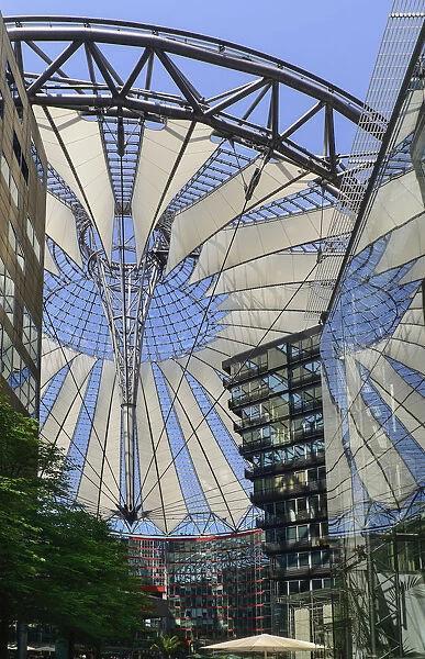 Germany, Berlin, Potzdamer Platz, Sony Centre with glass canopied roof over its central