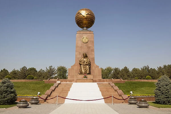 Independence Monument and Happy Mother Monument, Independence Square, Mustakillik Maydoni