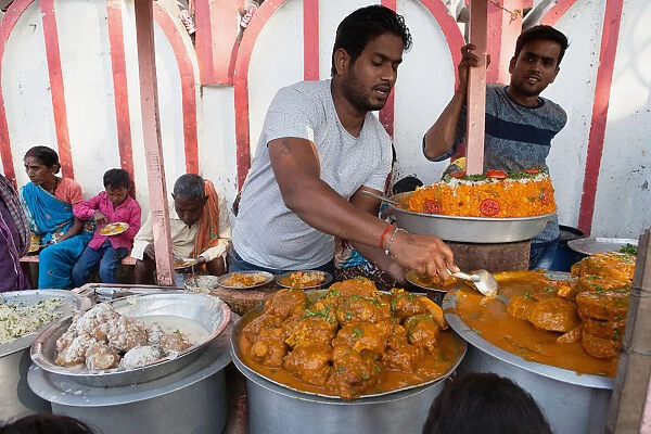 India, Bihar, Bodhgaya, Street food vendor in Bodh