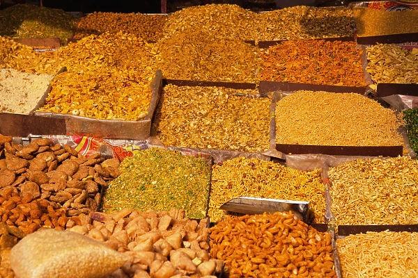 India, Uttar Pradesh, Lucknow, Display of namkeen and savoury snacks