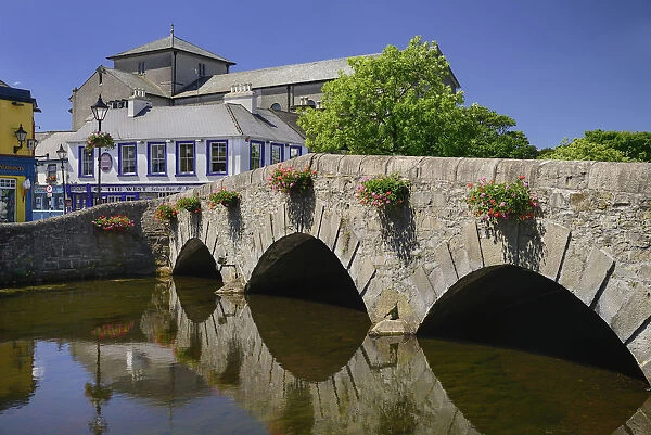 Ireland, County Mayo, Westport, A bridge over the Carrowbeg River on the Mall