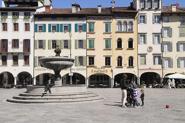Italy, Friuli Venezia Giulia, Udine, Piazza Mateotti
