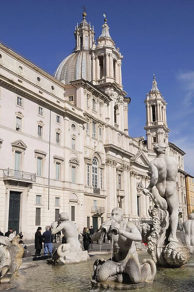 Italy, Lazio, Rome, Centro Storico, Piazza Navona, Fontana del Moro & church of Sant Agnese in Agone
