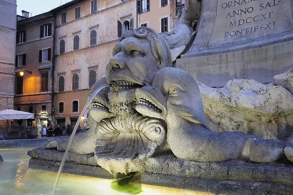 Italy, Lazio, Rome, Centro Storico, Pantheon, fountain at night, Piazza della Rotonda
