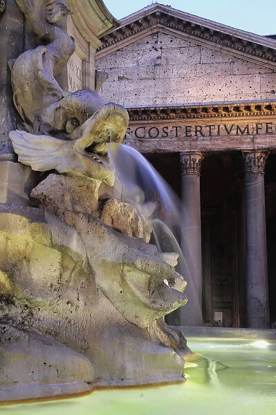 Italy, Lazio, Rome, Centro Storico, Pantheon, fountain at night with Pantheon behind, Piazza della Rotonda