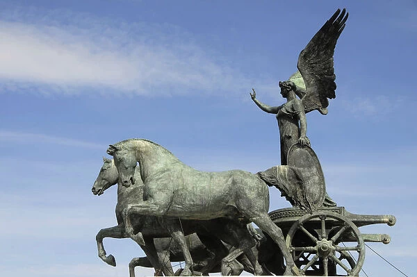 Italy, Lazio, Rome, Il Vittorianno, bronze statue atop Il Vittoriano