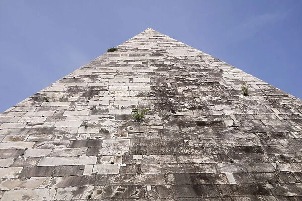 Italy, Lazio, Rome, Testaccio, Piramide de Caius Cestius