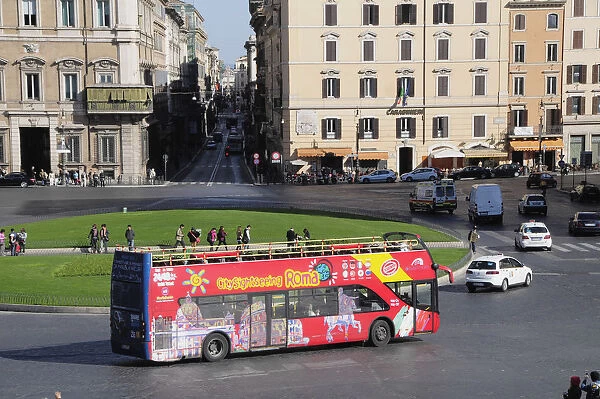 Italy, Lazio, Rome, tourbus