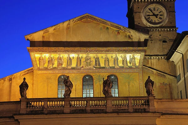 Italy, Lazio, Rome, Trastevere, church of Santa Maria de Trastevere at night