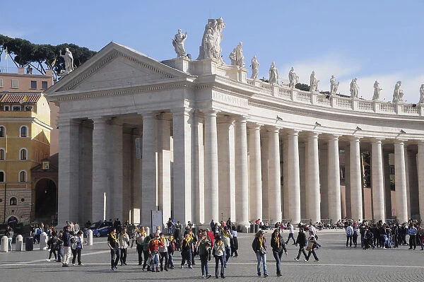 Italy, Lazio, Rome, Vatican City, St Peters Square, Berninis colonnade