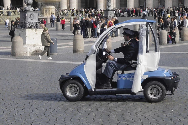 Italy, Lazio, Rome, Vatican City, St Peters Square, Police vehicle on the square