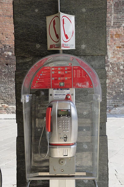 Italy, Lombardy, Cremona, public telephone