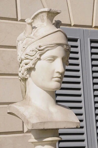 Italy, Lombardy, Lake Como, Bellagio, Villa Melzi, Neo Classical bust
