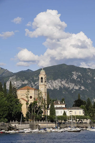 Italy, Lombardy, Lake Como, Tremezzo, view of town beside lake